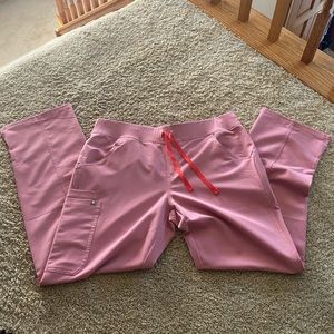 FIGS CHALK PINK SCRUB SET